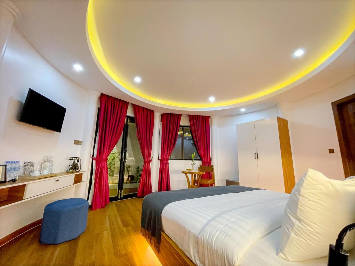 Отель Cambana La Riviere Boutique Баттамбанг Экстерьер фото